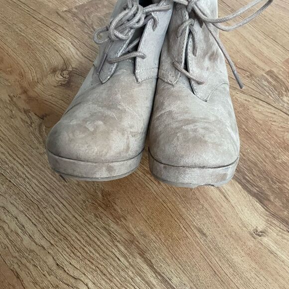 DV Dolce Vita wedge heel ankle booties - Picture 10 of 16